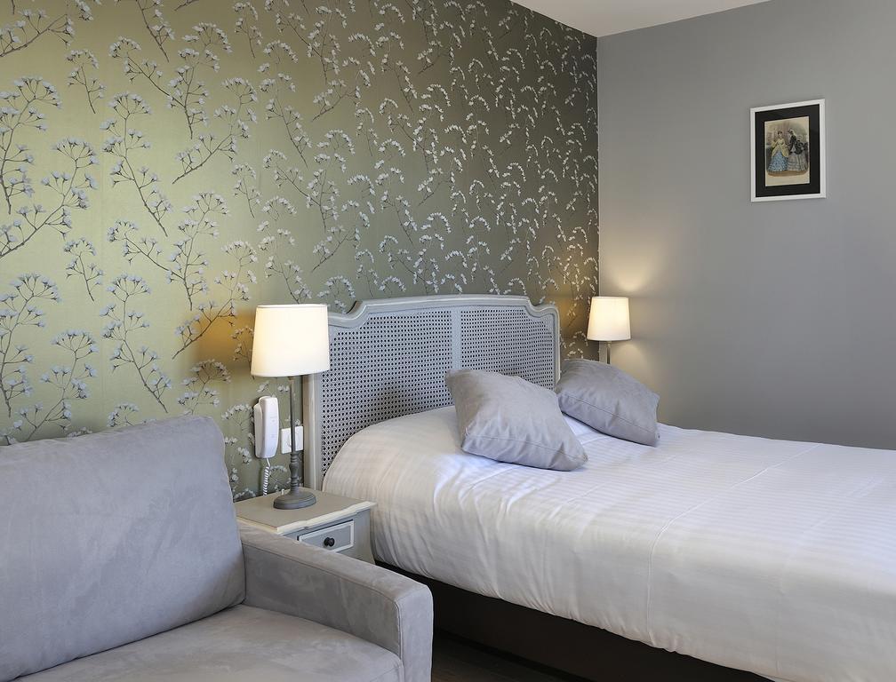 Auberge Du Grand Dauphin Dhuizon Rom bilde