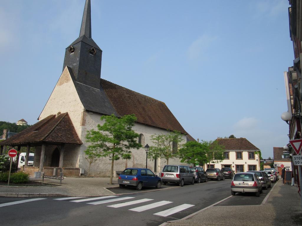 Auberge Du Grand Dauphin Dhuizon Eksteriør bilde